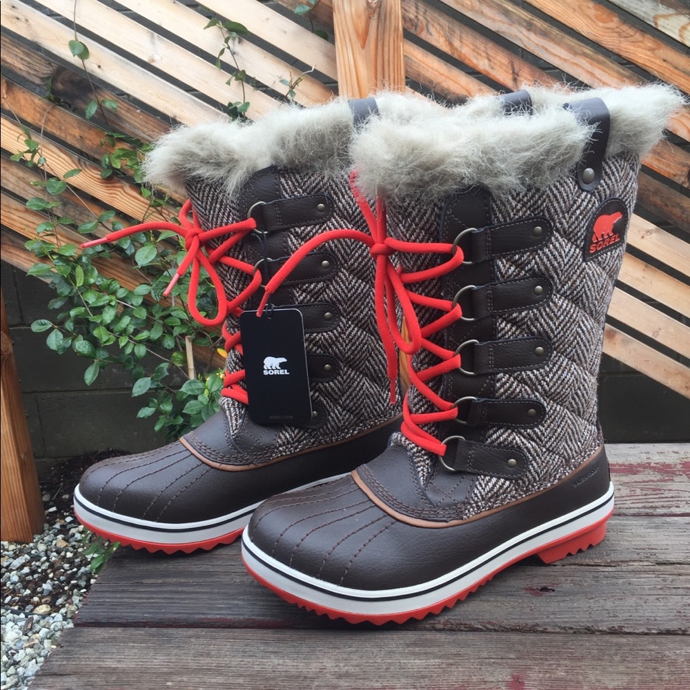 Sorel Tofino - BRAND NEW! Size 9